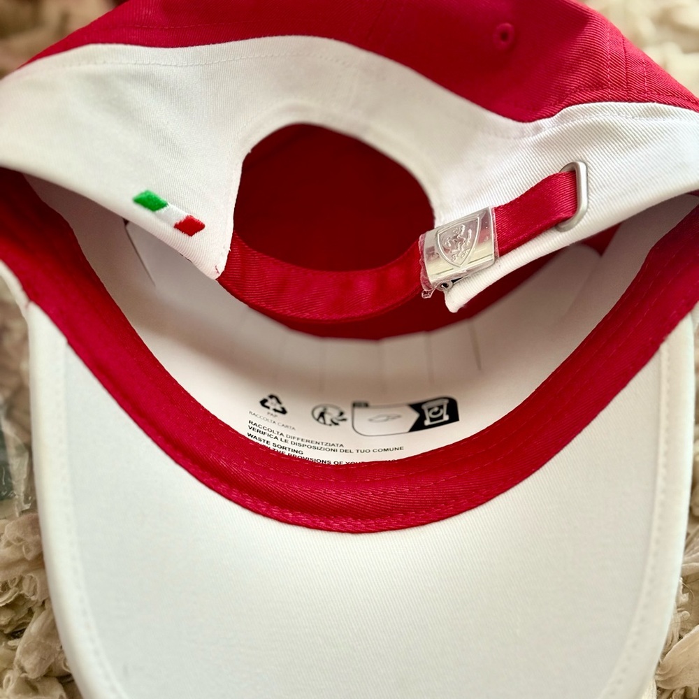 Ferrari Iconic Red Hat - Picture 7 of 10